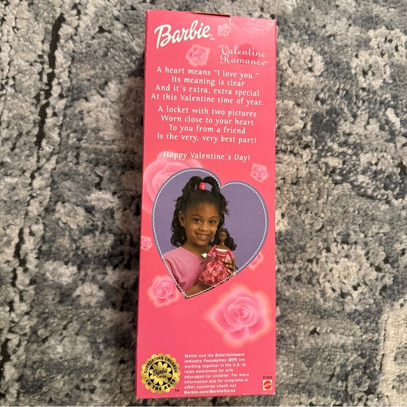 Barbie Doll Valentine Romance w Locket 2003 Mattel African American black AA NEW - Picture 3 of 3